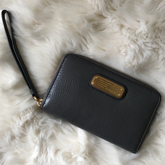 Marc By Marc Jacobs Handbags - Marc by Marc Jacobs Q Wingman Wristlet Wallet